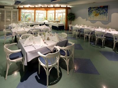 Paradies 4*
