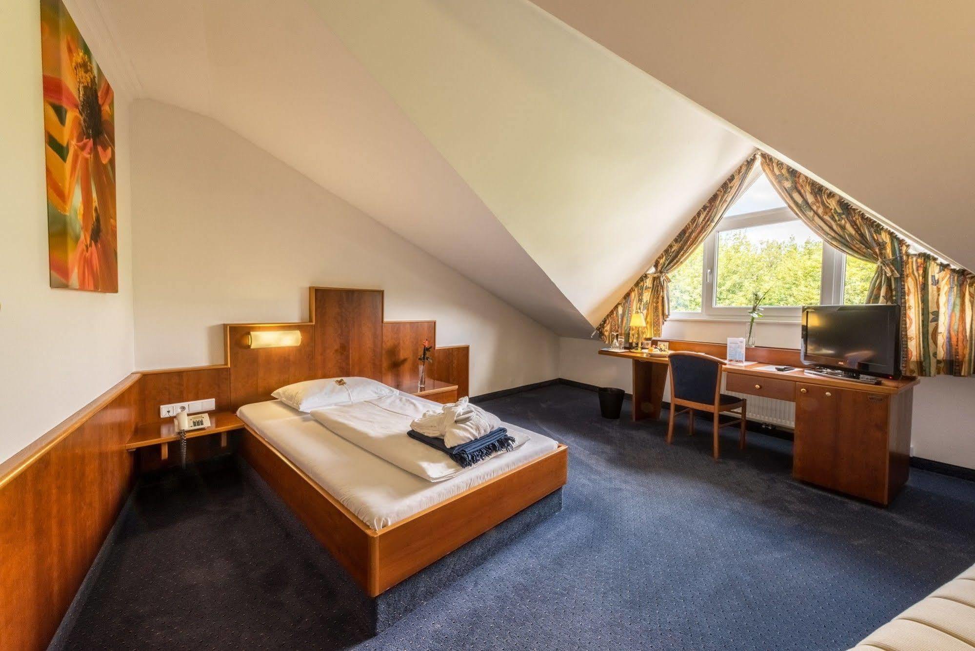 Paradies 4*