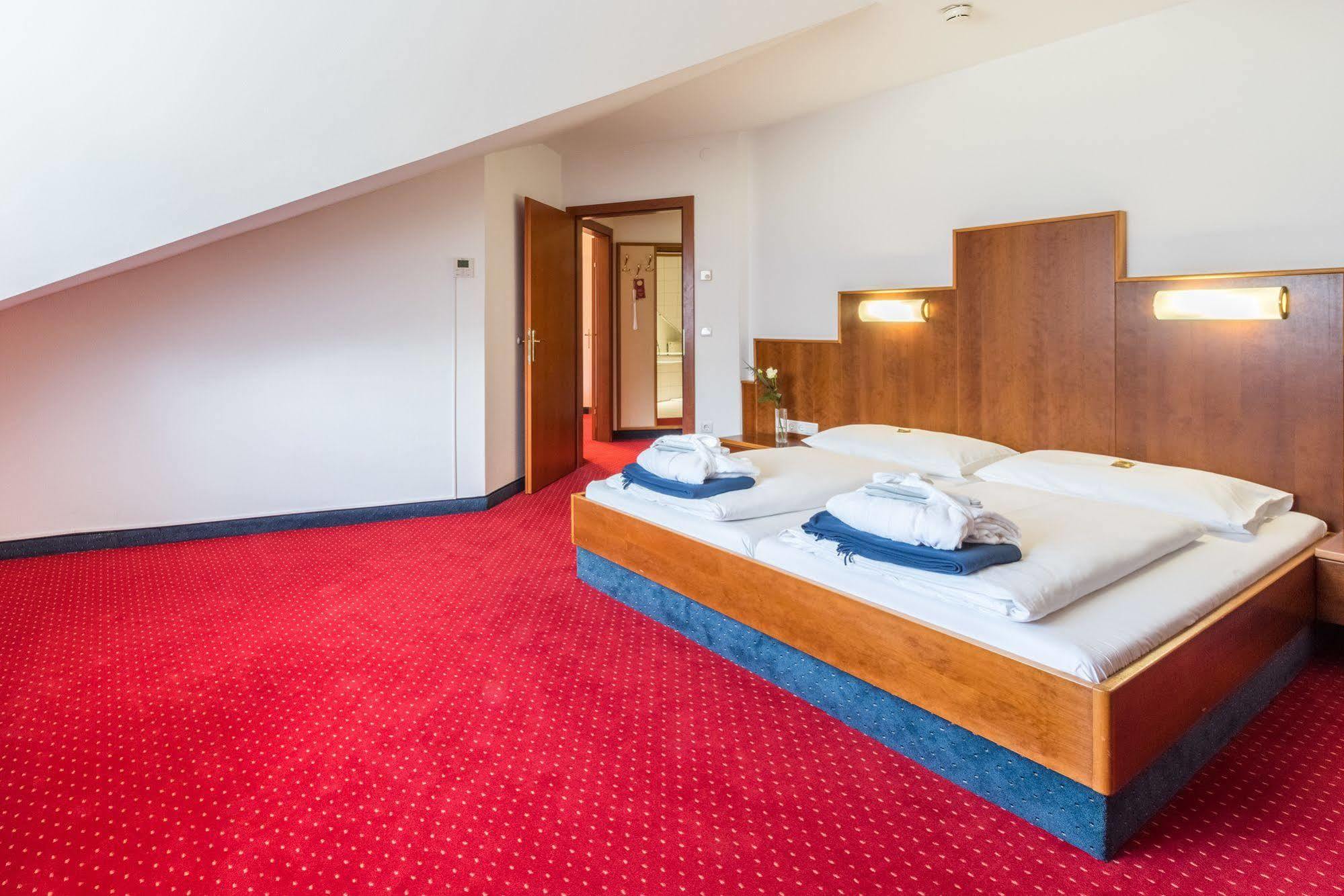 Paradies 4* Graz