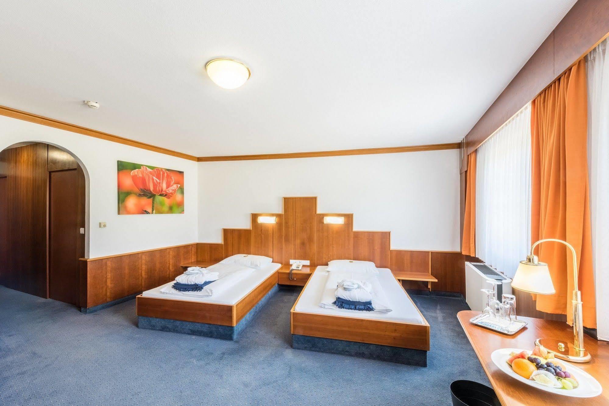 Hotel Paradies